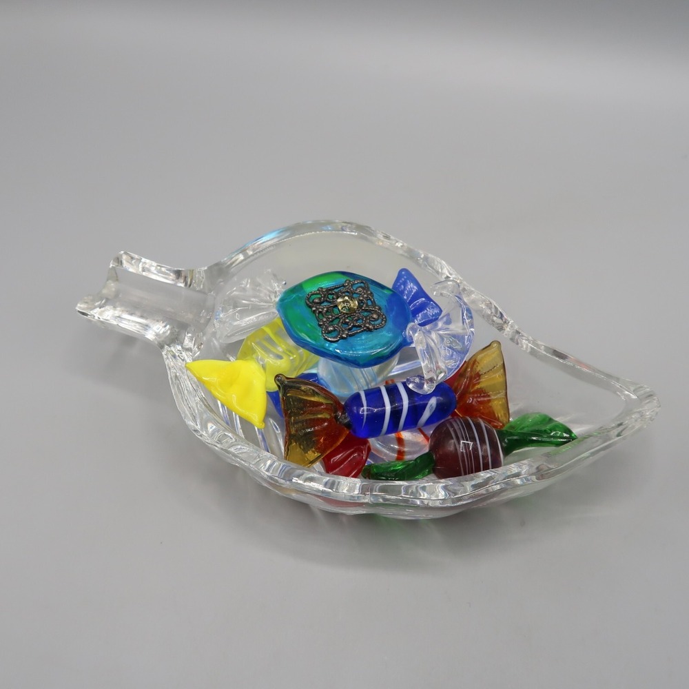 6 Pieces of Glass Wrapped Candy in Leaf dish